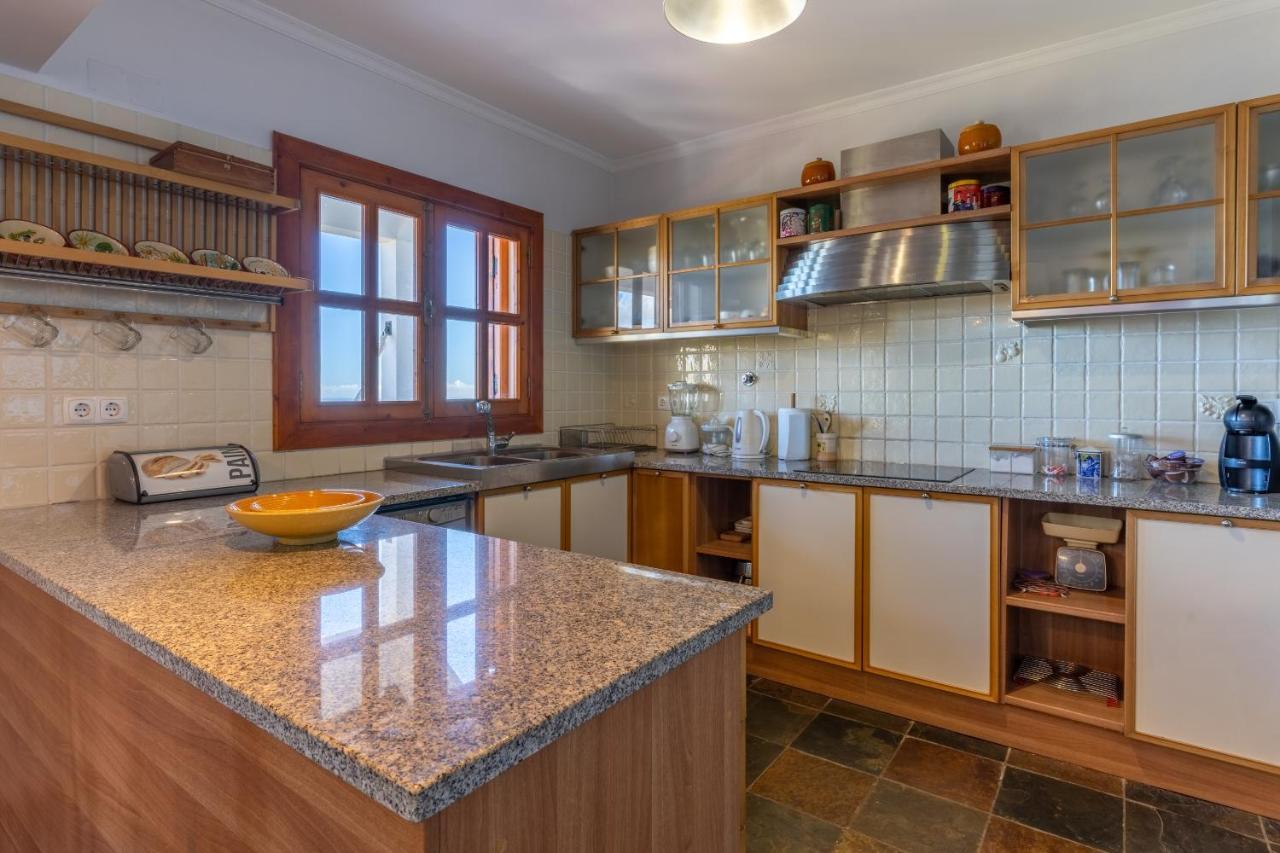 Tabua Villa Ribeira Brava